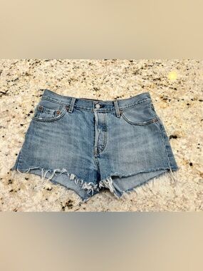 Levi’s 501 Classic Distressed Denim Shorts - Light Blue